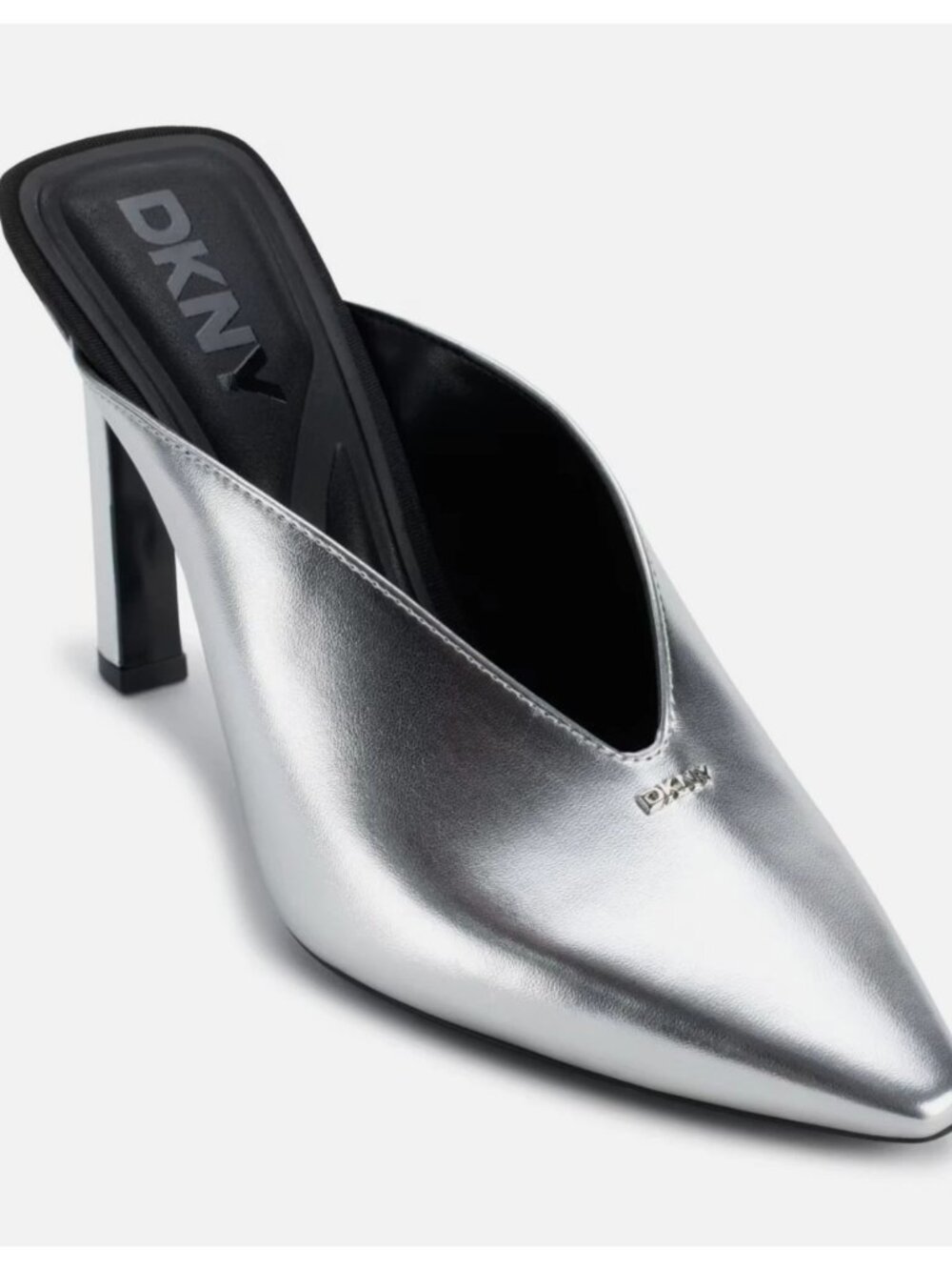 NEW $139 DKNY Cadena Mule  9 M, SILVER Slip on